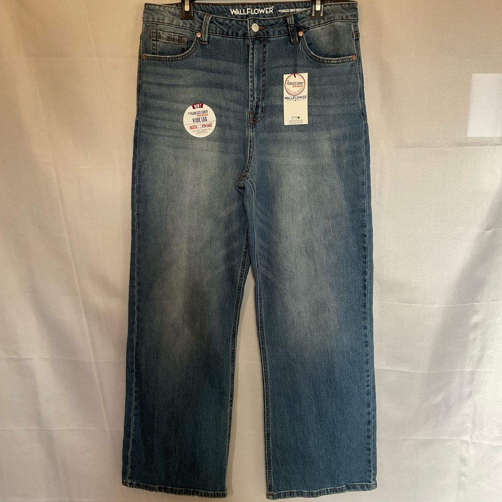 Wallflower InstaVintage The Fearless Curvy Super High Rise Wide Leg Jeans
